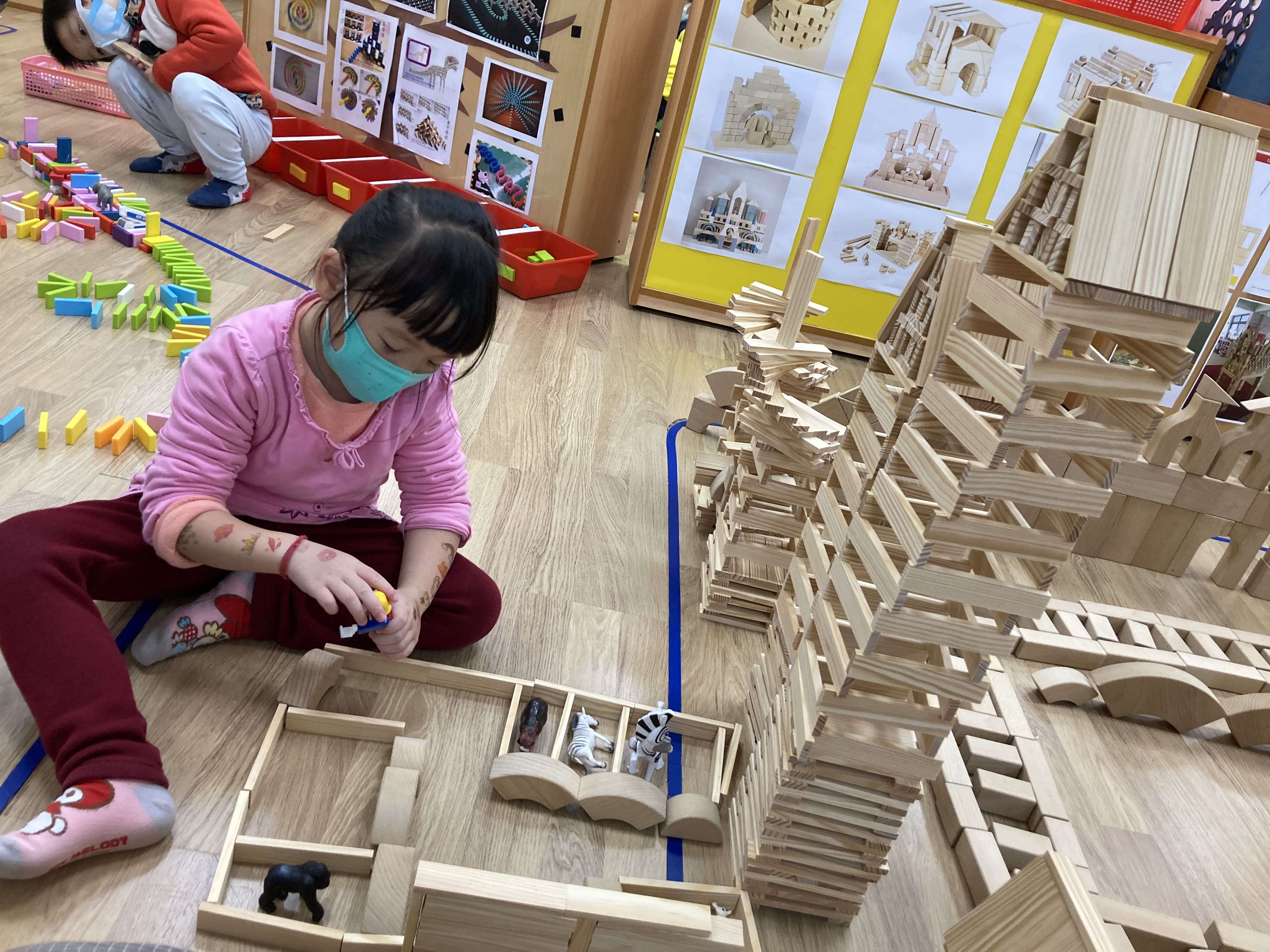 【積木遇上勇敢小火車】_椿象班