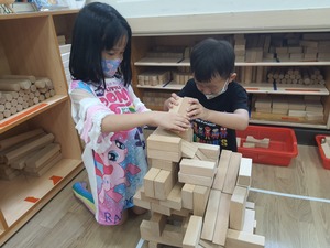 【城堡滑水道】_椿象班